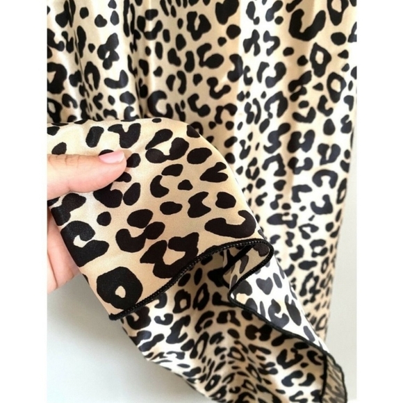 Victoria’s Secret x Knit Riot ✦ Satin Leopard Skirt ✦ Elastic Waist Mini XS NWT - Picture 6 of 13